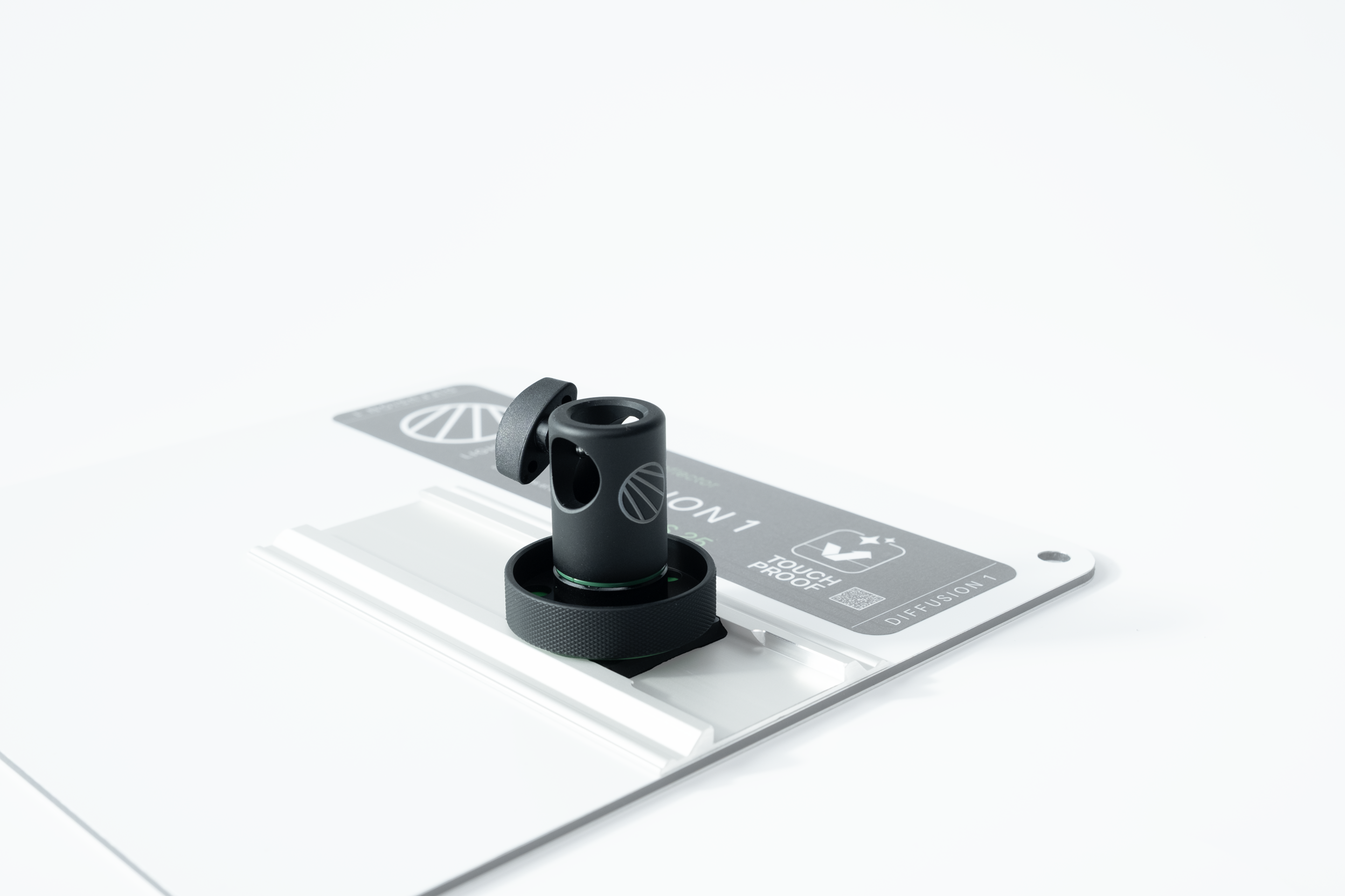 C0400035-03_Lightbridge-CRLS-precision-lighting-reflector_Tabletop-Pro-(Gen2)_7